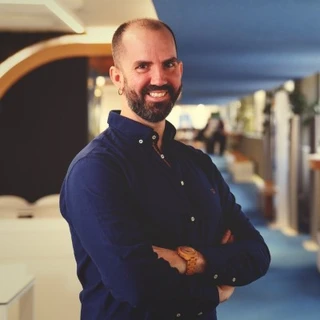 Adrián Gosálvez, consultor de setup de teletrabajo y puesto de trabajo en casa
